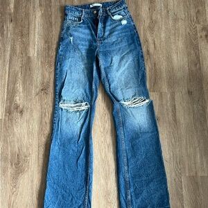 Size USA 4, wide leg Zara jeans.